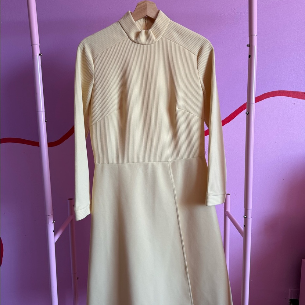 Elegant Butter Yellow Long-Sleeve A-Line Dress